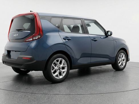 Used 2025 Kia Soul LX w/ LX Technology Package FWD image 9
