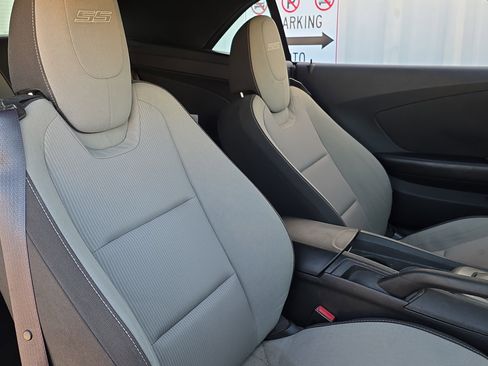 Used 2015 Chevrolet Camaro SS w/ RS Package image 25