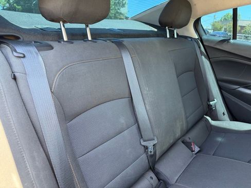 Used 2018 Chevrolet Cruze LS FWD image 34