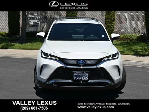Used 2022 Toyota Venza XLE AWD/4WD image 2