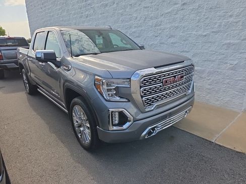 Used 2022 GMC Sierra 1500 Denali w/ Denali Premium Package AWD/4WD image 3