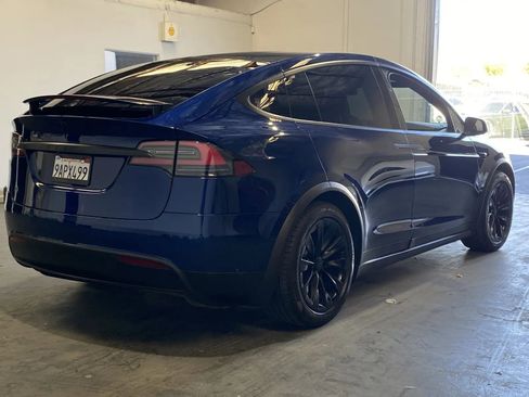 Used 2017 Tesla Model X 75D image 4