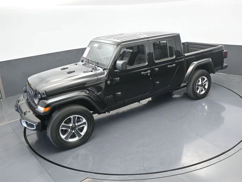 Used 2024 Jeep Gladiator Sport w/ Premium Package image 45