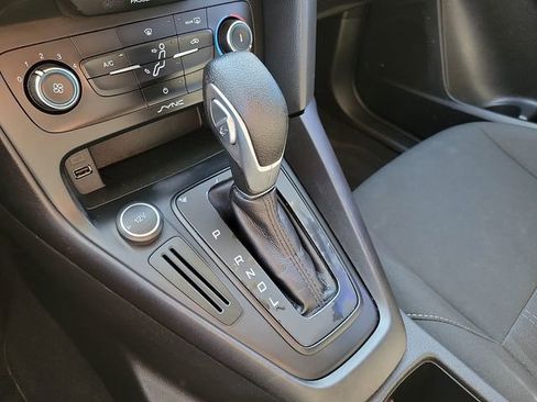 Used 2017 Ford Focus SE image 19