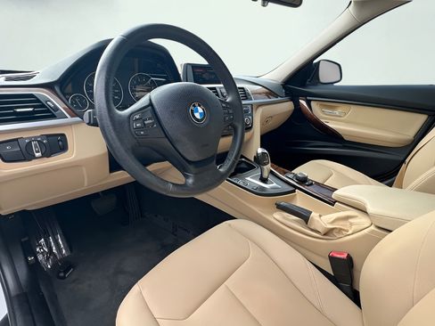 Used 2018 BMW 320i Sedan RWD image 15