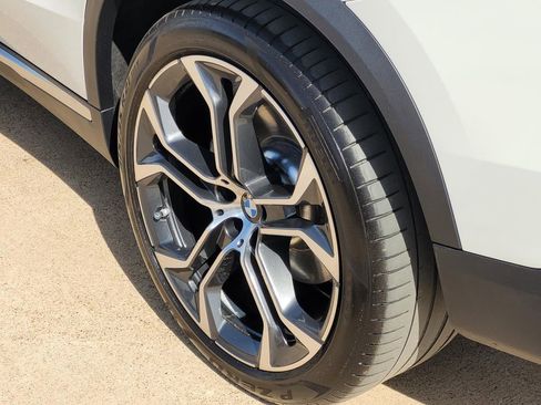 Used 2023 BMW X5 xDrive40i w/ Luxury Seating Package image 7