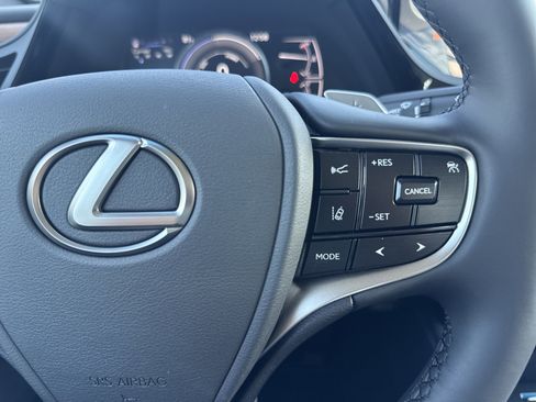 New 2025 Lexus ES 300h w/ Premium Package image 20