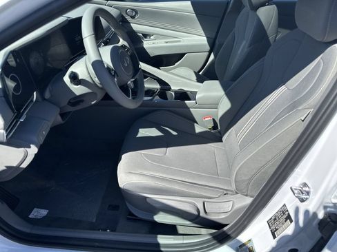 New 2025 Hyundai Elantra SEL FWD image 9