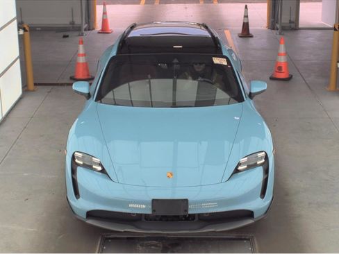 Used 2022 Porsche Taycan 4 Cross Turismo image 2