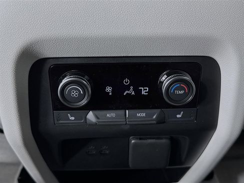 New 2026 Buick Enclave Avenir image 27