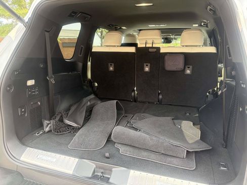 Used 2022 Lexus LX 600 4WD w/ Accessory Package (Z1) image 9