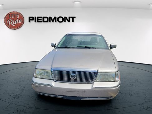 Used 2005 Mercury Grand Marquis GS RWD image 2
