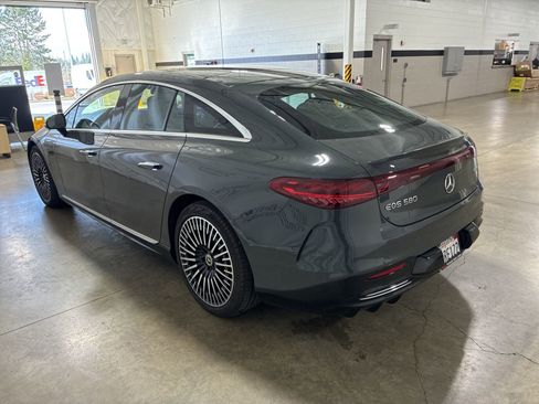 Used 2023 Mercedes-Benz EQS 580 4MATIC Sedan image 3