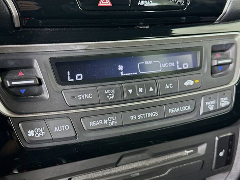 Used 2019 Honda Pilot Touring image 24