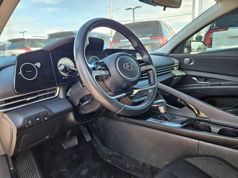 Used 2023 Hyundai Elantra SEL w/ Convenience Package image 10