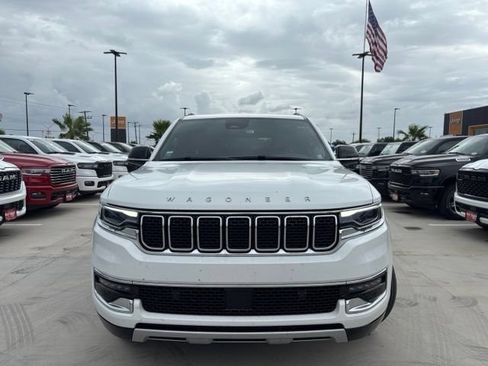 Used 2024 Jeep Wagoneer Series II w/ Flexible Seating Group RWD image 2