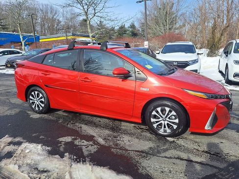 Used 2022 Toyota Prius Prime XLE image 7