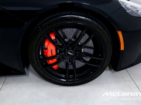 Used 2019 Ford GT RWD image 26