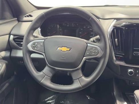 Used 2023 Chevrolet Traverse LT image 19