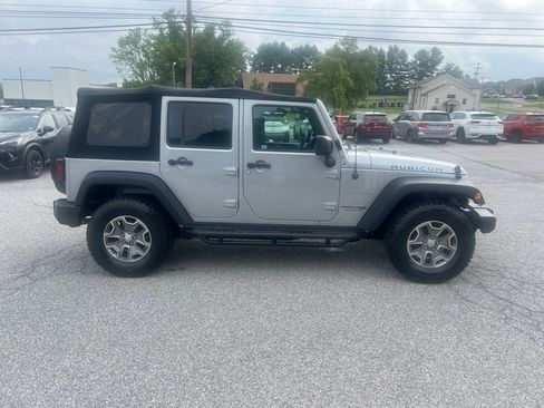 Used 2018 Jeep Wrangler Unlimited Rubicon w/ Cold Weather Group image 7