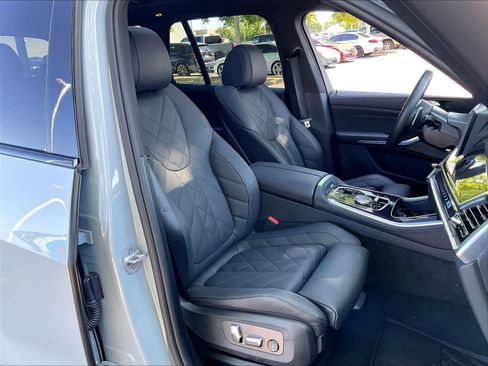 Used 2026 BMW X5 xDrive40i w/ M Sport Package AWD/4WD image 9