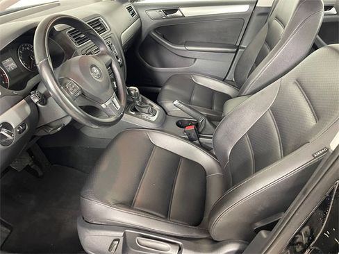 Used 2014 Volkswagen Jetta SE image 2