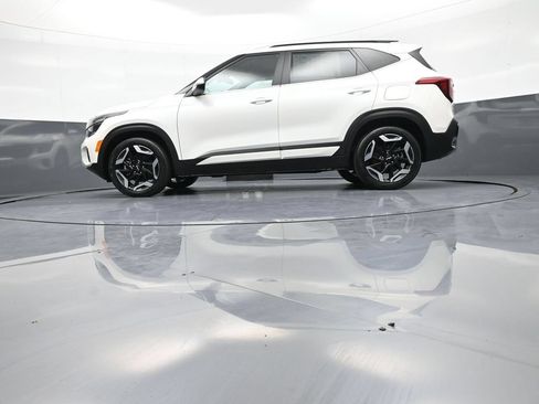 Certified 2024 Kia Seltos SX w/ SX Sunroof Package AWD/4WD image 34