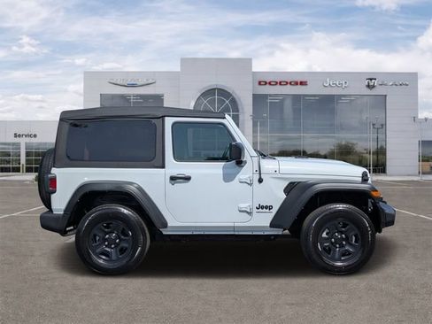 Used 2022 Jeep Wrangler Sport AWD/4WD image 2