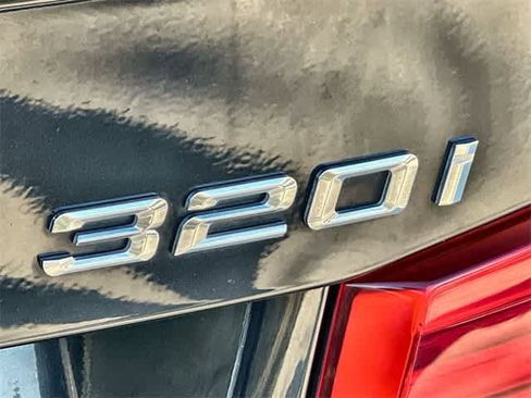 Used 2018 BMW 320i Sedan image 8