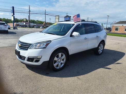 Used 2017 Chevrolet Traverse LT w/ Style and Technology Package FWD image 13