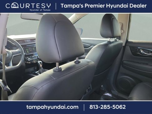 Used 2019 Nissan Rogue SL w/ Premium Package image 11