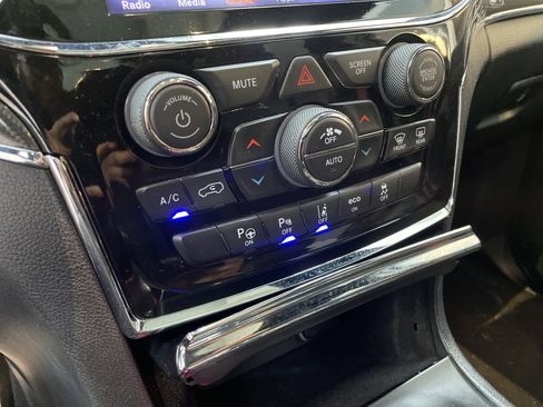 Used 2019 Jeep Grand Cherokee SRT AWD/4WD image 8
