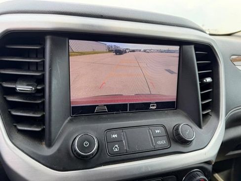 Used 2022 GMC Acadia SLE w/ Driver Convenience Package FWD image 21