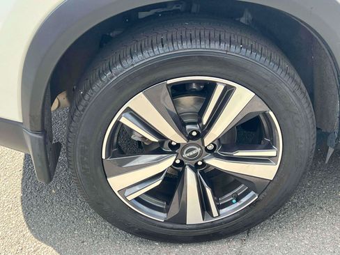 Used 2023 Nissan Rogue SL AWD/4WD image 6