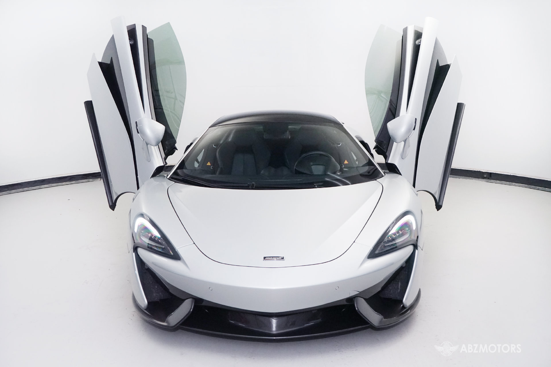 Used 2017 McLaren 570S Coupe RWD image 3