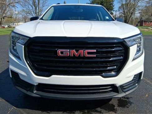 Used 2023 GMC Terrain SLE w/ Driver Convenience Package AWD/4WD image 2