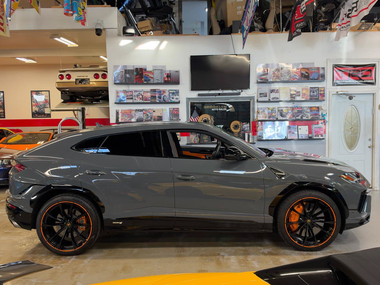 Used 2024 Lamborghini Urus S AWD/4WD image 5