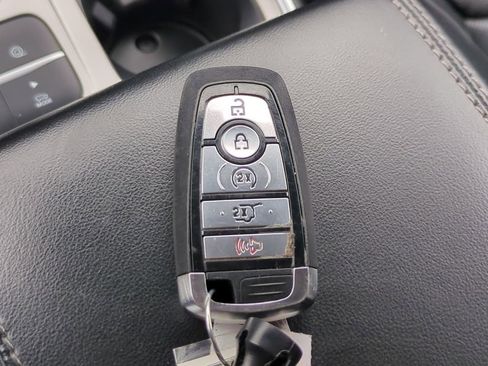 Used 2022 Ford Explorer Limited w/ Equipment Group 301A RWD image 35