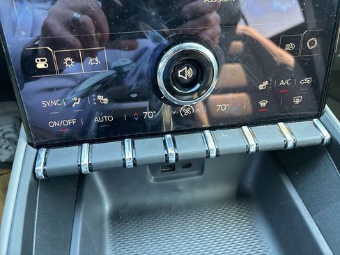 Used 2026 GMC Terrain Elevation w/ Elevation Premium Package AWD/4WD image 27