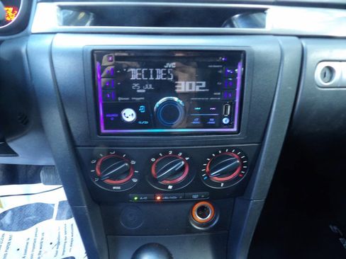 Used 2004 MAZDA MAZDA3 s w/ Moonroof & 6-CD Pkg image 36