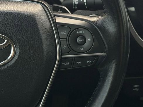 Used 2019 Toyota Camry XSE FWD image 14