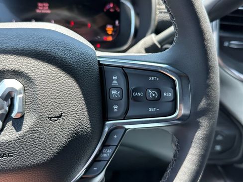 New 2026 RAM 2500 Laramie AWD/4WD image 22