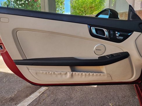 Used 2020 Mercedes-Benz SLC 300 w/ Premium Package image 32