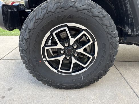 Used 2026 Jeep Wrangler Unlimited Rubicon AWD/4WD image 11