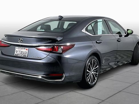 Used 2025 Lexus ES 300h w/ Premium Package image 12