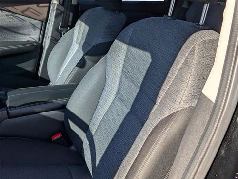 Used 2023 Nissan Rogue SV image 12