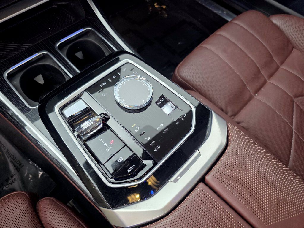Certified 2023 BMW 740i w/ Executive Package RWD image 24