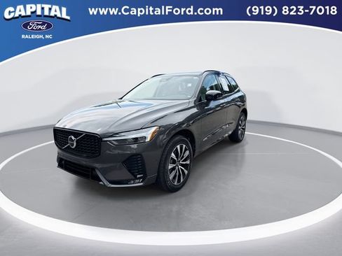 Used 2024 Volvo XC60 B5 Plus AWD/4WD image 4