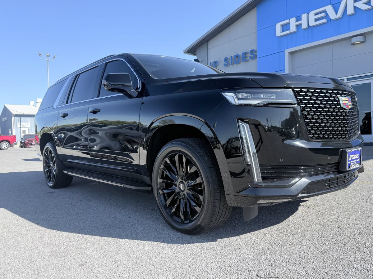 Used 2023 Cadillac Escalade ESV Premium Luxury AWD/4WD image 3