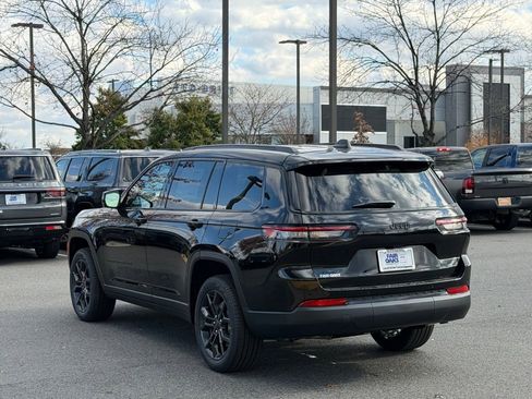 New 2025 Jeep Grand Cherokee L Limited image 9